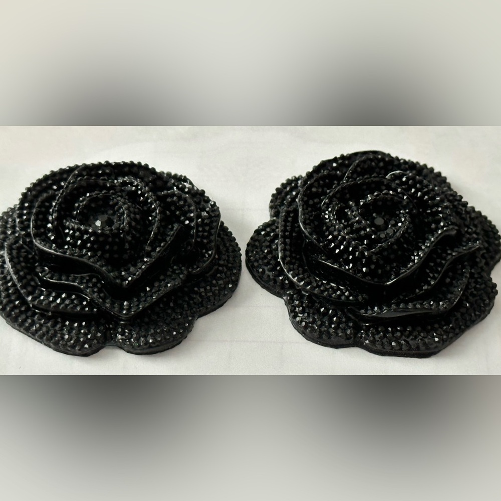 Elegant Black Rose Earrings